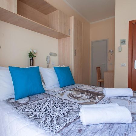 Hotel Giove Dipendenza Hotel Fiamma Cesenatico Room photo