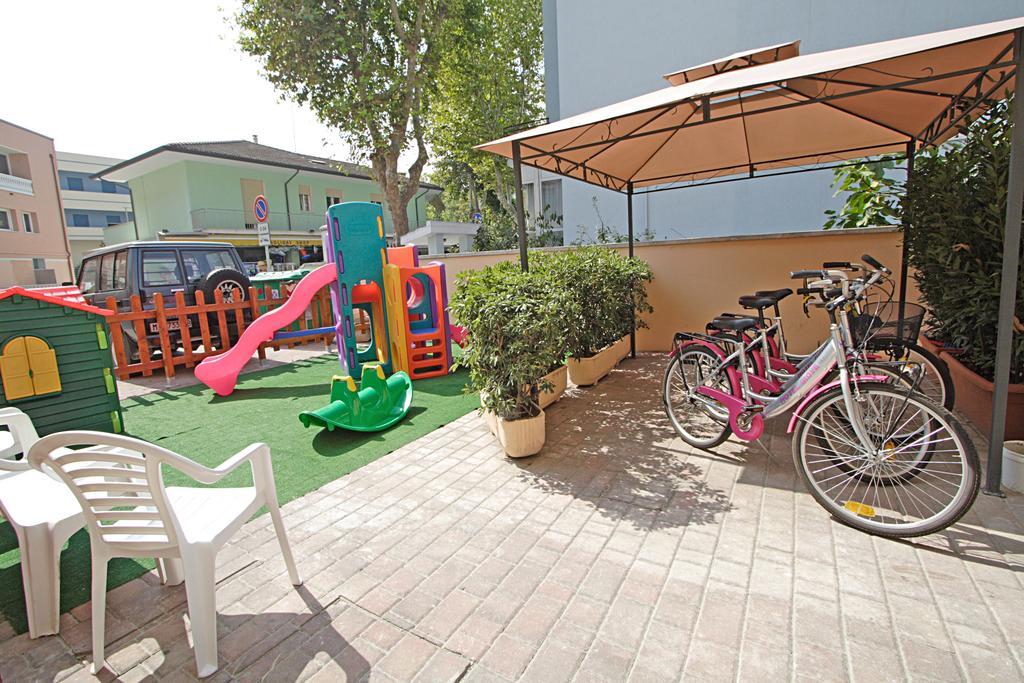 Hotel Giove Dipendenza Hotel Fiamma Cesenatico Exterior photo